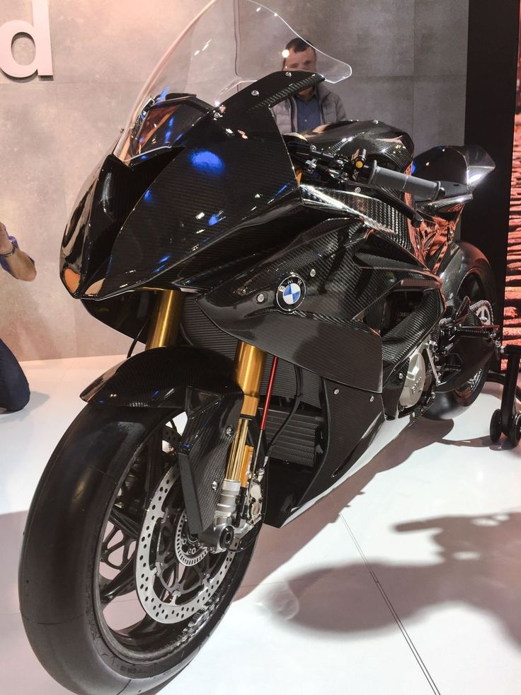 A Comprehensive Look at the BMW S1000RR post thumbnail image