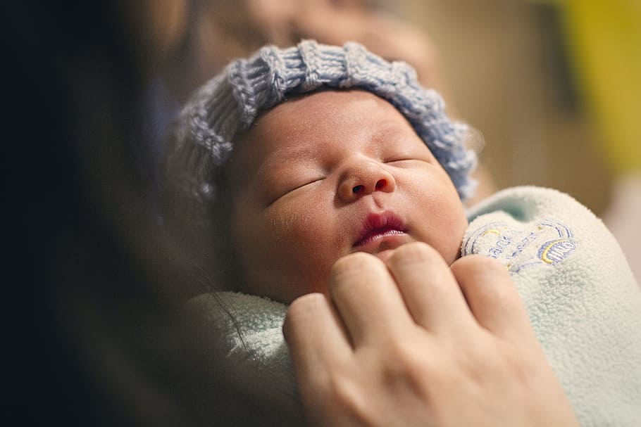 Newborn baby Picture Capture Ideas: Everything you should Know post thumbnail image