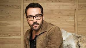 Jeremy Piven: A 2023 Hollywood Spotlight post thumbnail image