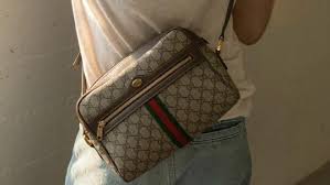 The Popular Appeal: Investigating Louis Vuitton Handbag Replica Projects post thumbnail image