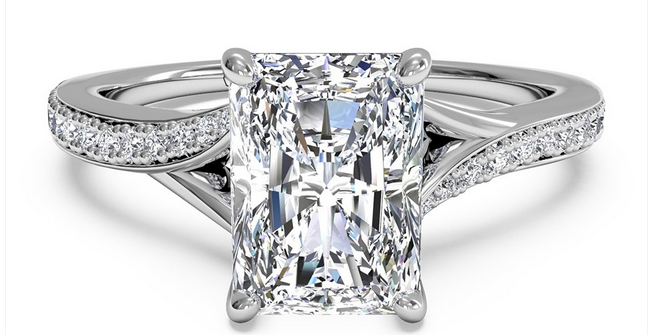 Synthetic Diamonds Brilliance: Elevate Your Love Story with Lab-Created Rings post thumbnail image